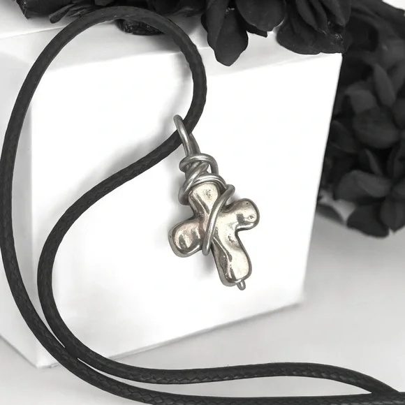 5 For $25💫Alternative Small Silver Cross Pendant - Picture 1 of 3